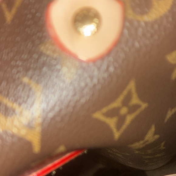 Gorgeous Handbag - Picture 12 of 16